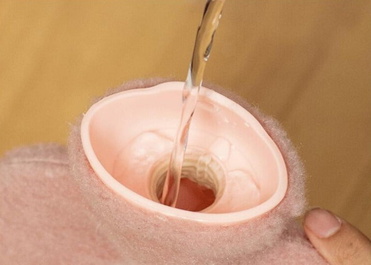 bouillotte eau chaude verser bouchon