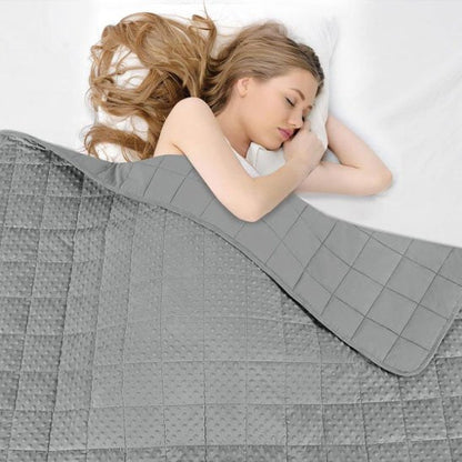 couverture lestée femme dort