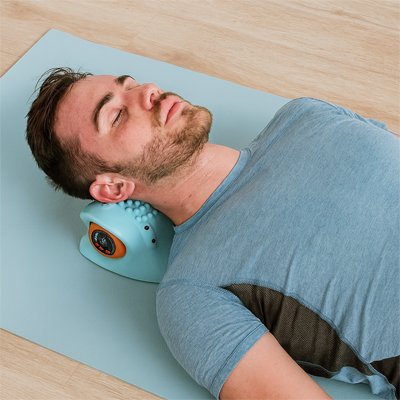 Masseur cervical couché yoga tapis yoga